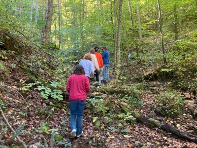 Faculty, students spotlight inequities in herbal products industry